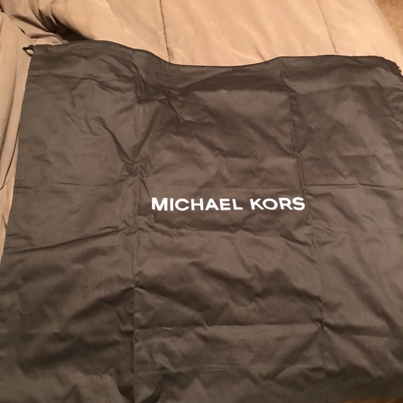 Michael Kors black bag - Picture 1 of 4